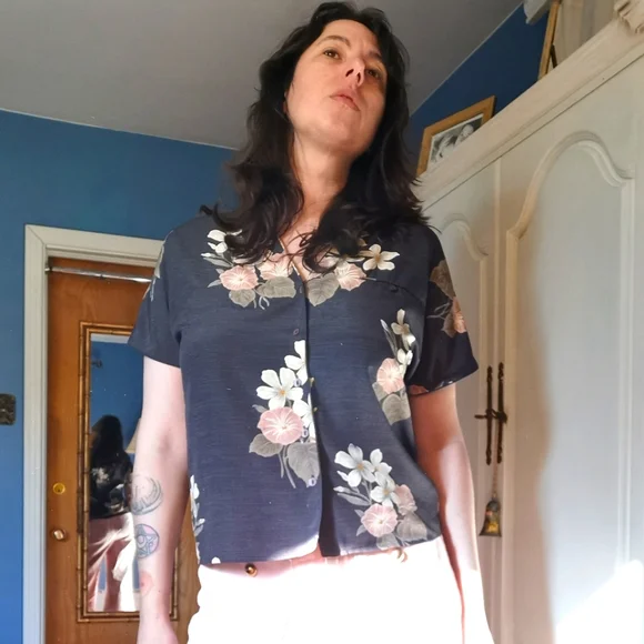 Floral blouse - Picture 3 of 5